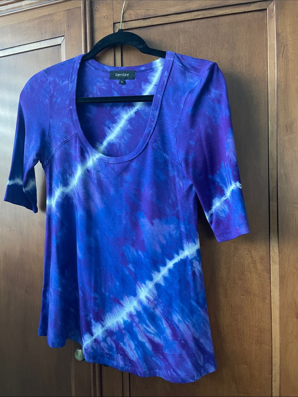 Karen Kane rayon tie dyed top size small worn once rounded neck short sleeve